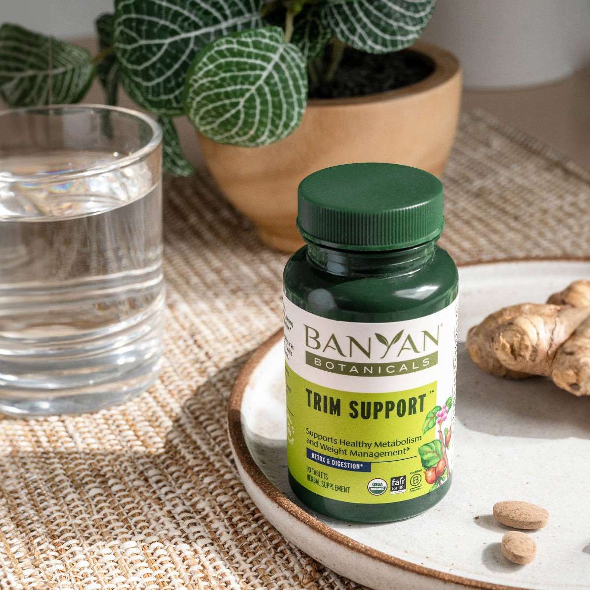 Trim Support™ tablets with water glass
